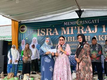 Wabup Susana Hadiri Tabligh Akbar Isra Mi’raj Sekayam