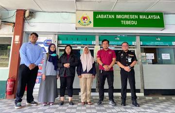 KJRI Kuching Pulangkan Dua WNI Korban Pencurian 