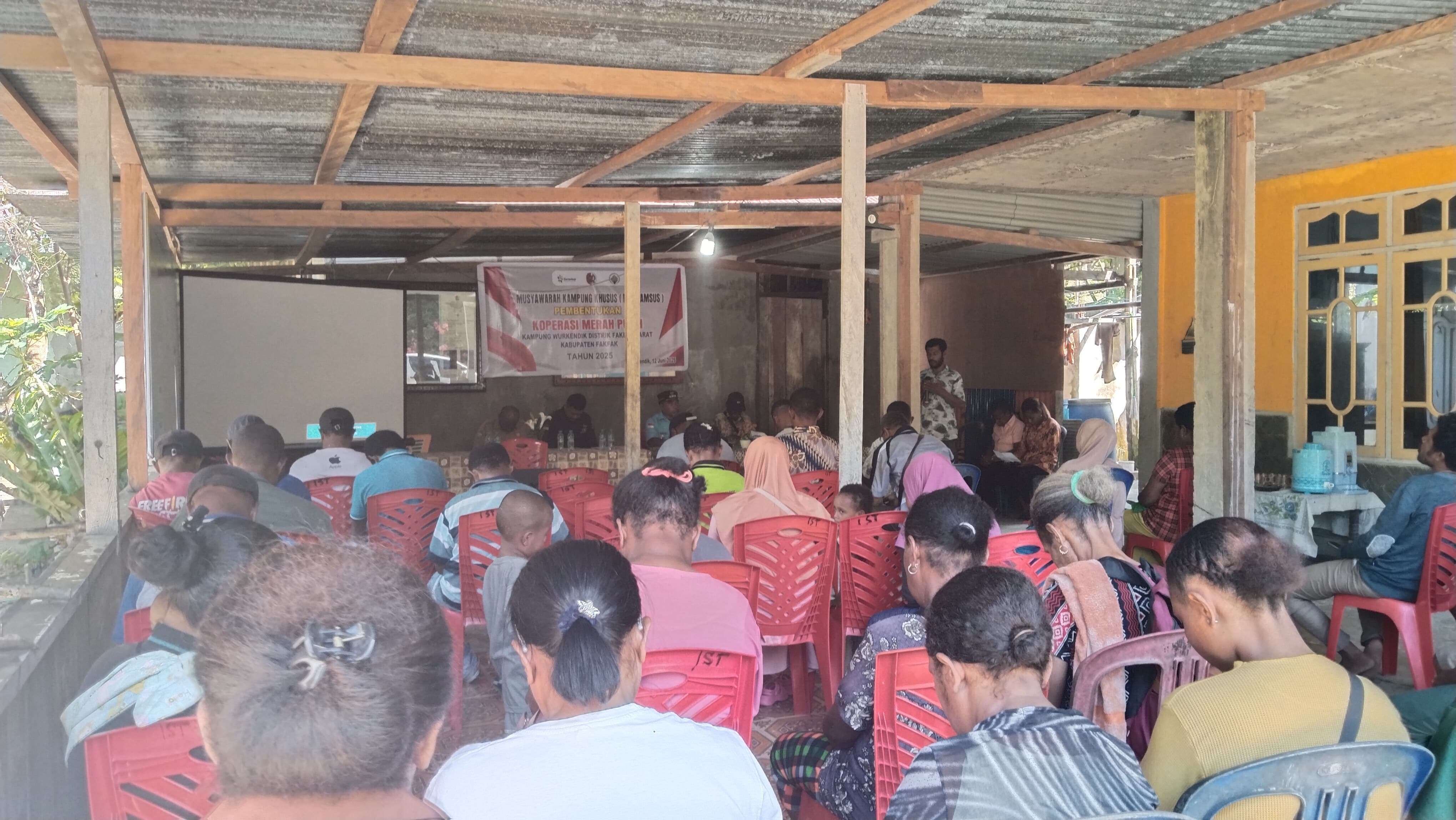 Warga Kampung Wurkendik Antusias Ikuti Musyawarah Khusus MUSKAMSU