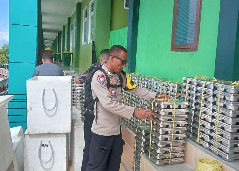 Pengawalan Warnai Penyaluran MBG di MAN Fakfak