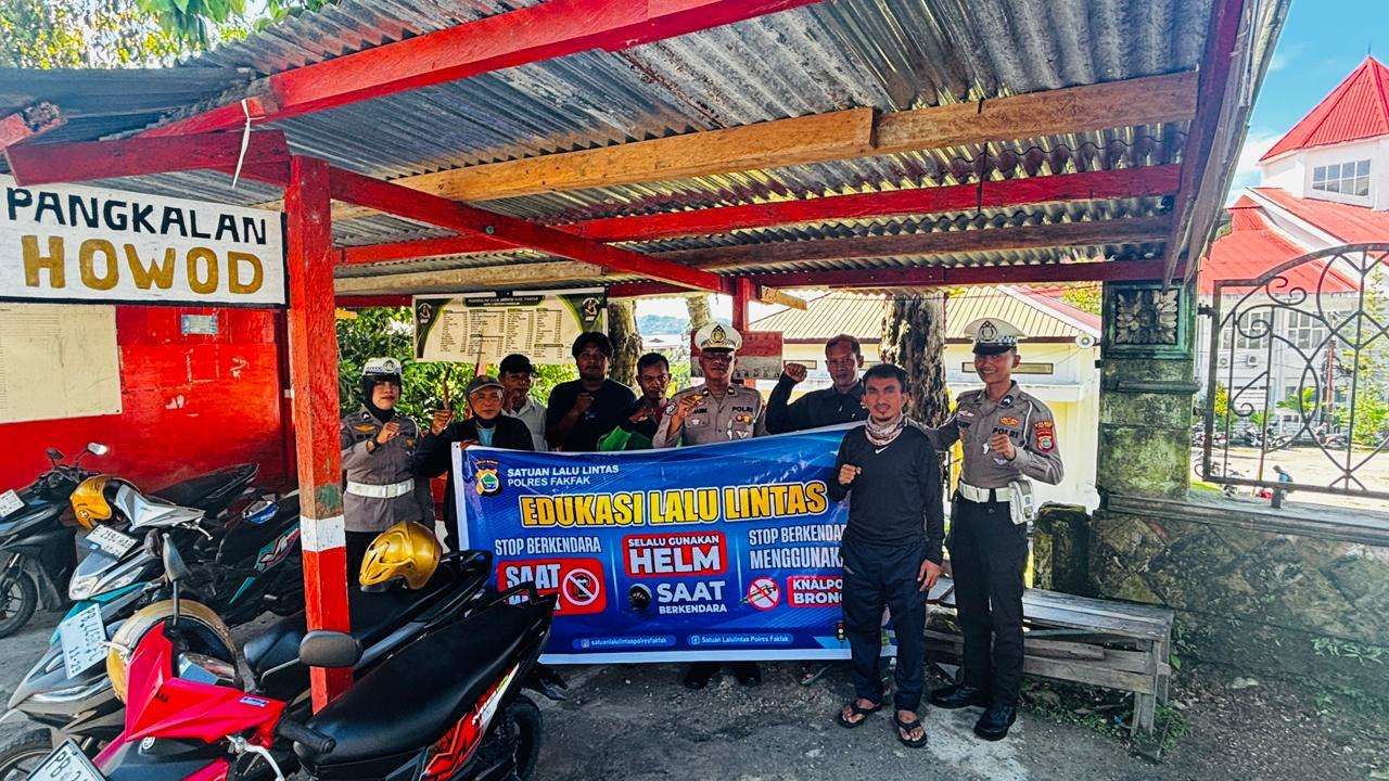 Satlantas Fakfak Edukasi Ojek Jelang Natal Tahun Baru