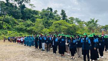 Upacara HUT RI Teluk Patipi Hadirkan Mahasiswa UIN