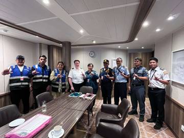 MV Seabourn Pursuit Angkut 250 Turis Singgah Kokas