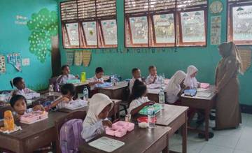 Sebanyak 128 Siswa SD Tanama Terima MBG Lancar