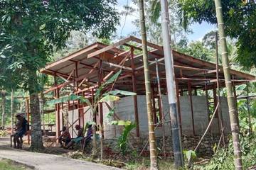 Dua Rumah Kancing Tutup Rampung di Kampung Kamandutetar