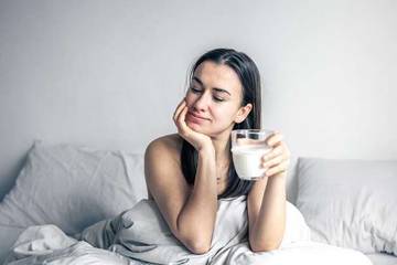  Makanan dan MInuman Yang Membantu Tidur Lebih Nyenyak