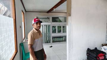 Pengusaha Muda Papua Kembangkan Usaha Air Isi Ulang