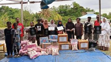 Respons Cepat Yakesma Bantu Korban Kebakaran Malakuli