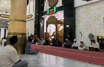Masjid Agung Baitul Makmur Gelar Yasinan Nisfu Syaban