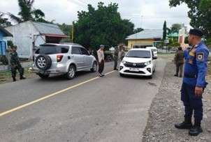 PAM Simpang 3 Parungi Boliyohuto Lakukan Pengaturan Lalu Lintas 