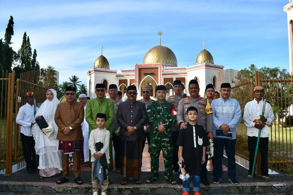 Kapolres Boalemo Hadiri Sholat Idul Fitri 1446 H di Masjid Agung
