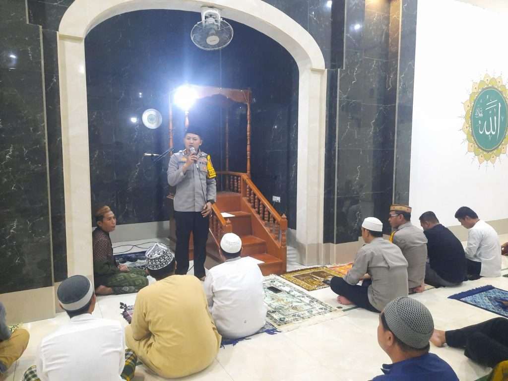 Polres Bone Bolango Gelar Sholat Tarawih Keliling di Desa Huwangobotu