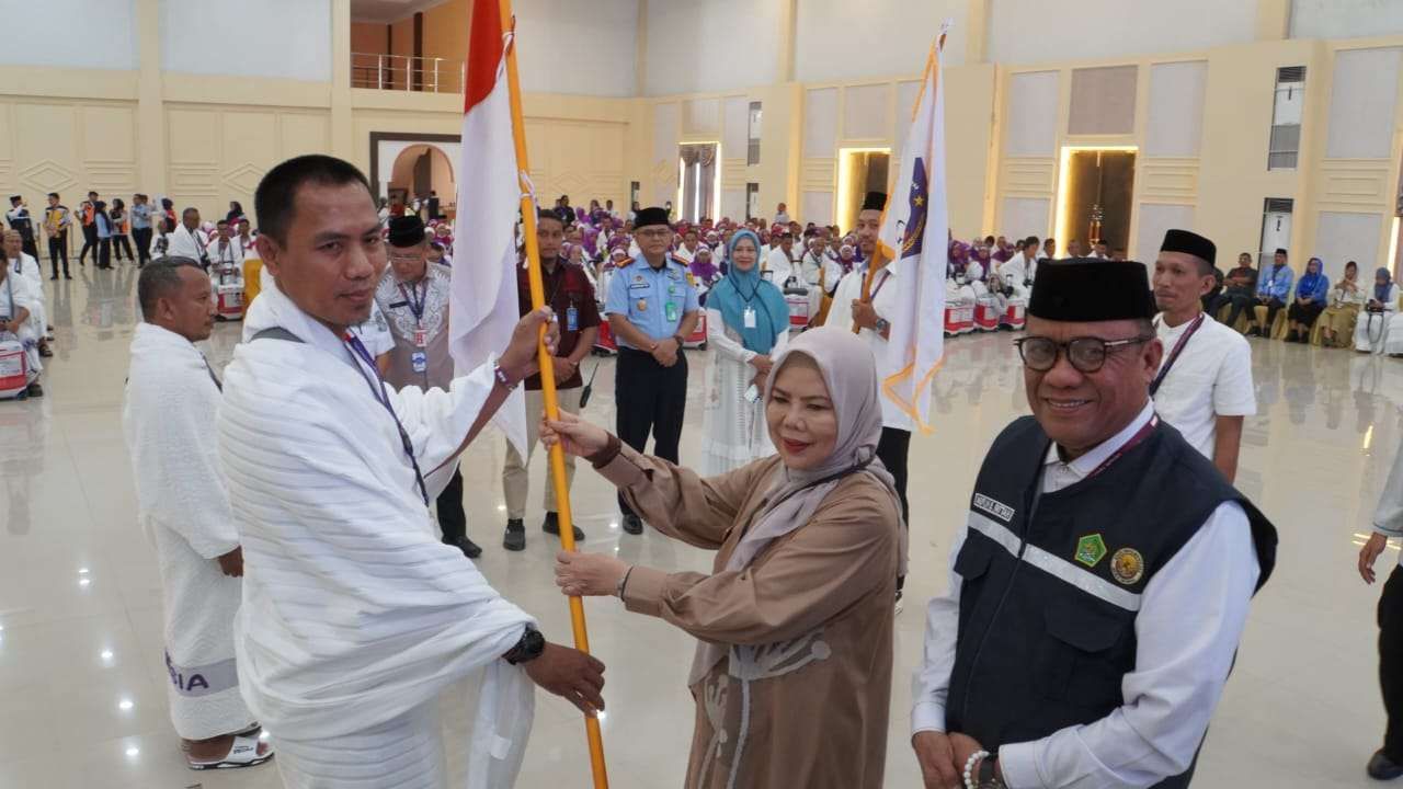 Jemaah Kloter 30 Gorontalo Menuju Tanah Suci