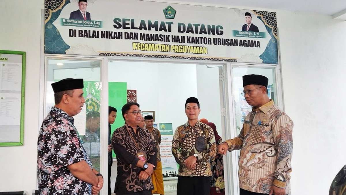 Kakanwil Kemenag Gorontalo Tinjau  Operasional KUA Kecamatan Paguyaman  