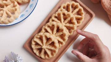 Kue Kembang Goyang Bukan dari Budaya Indonesia?