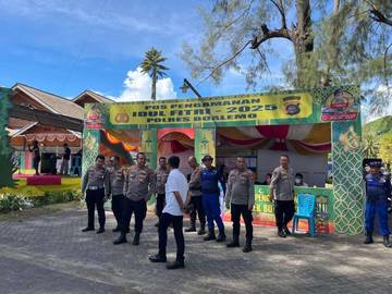 Kapolres Boalemo Kunjungi Pos Pengamanan Semarak Ketupat 2025