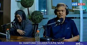 UNG Luncurkan Akademik Sepak Bola Damhil Soccer School