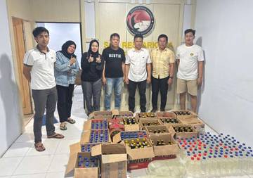 Satres Narkoba Polres Gorontalo Amankan Ratusan Botol Miras  