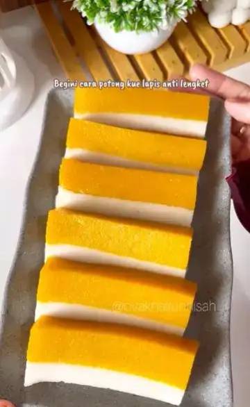 Kue Lapis Santan Labu Kuning