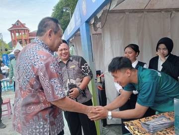Gusnar Ismail Tinjau Stand UMKM di Lokasi GHM 
