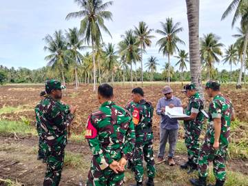 Aster Kasdam XIII/Merdeka Tinjau Lahan Cetak Sawah 