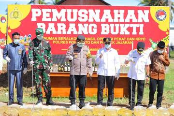 Polres Pohuwato Musnahkan Ribuan Liter Miras Ilegal