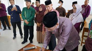 Kakanwil Kemenag Tinjau Kelas Digital MAN 1 Pohuwato