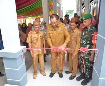 Gubernur Gorontalo Resmikan Ruang Kelas SMA Batudaa Pantai