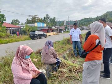 Pemda Gorontalo Utara Bersihkan Jalan Bypass