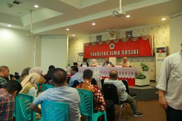 FIS UNG Evaluasi IKU dan Akreditasi Ilmu Komunikasi