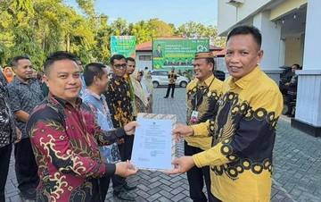 Serahkan SK Rotasi, Kakankemenag Kabgor Tekankan Peningkatan Kinerja 