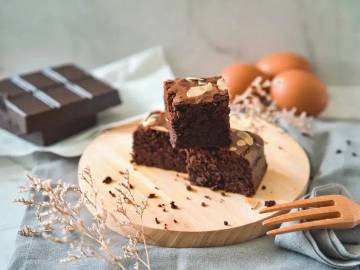 Cara Membuat Brownies Tanpa Oven dan Mixer Antigagal