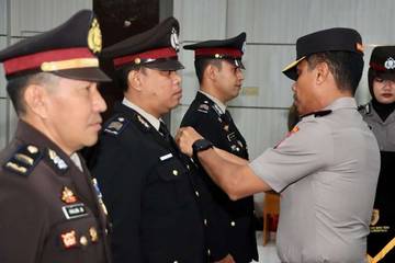 Wakapolda Anugerahkan Satyalancana Pengabdian