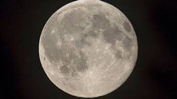 Snow Moon Picu Euforia Warga Dunia