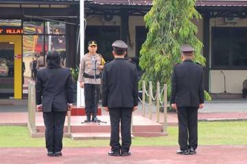 Polres Bone Bolango Anugerahkan Tanda Kehormatan Pengabdian