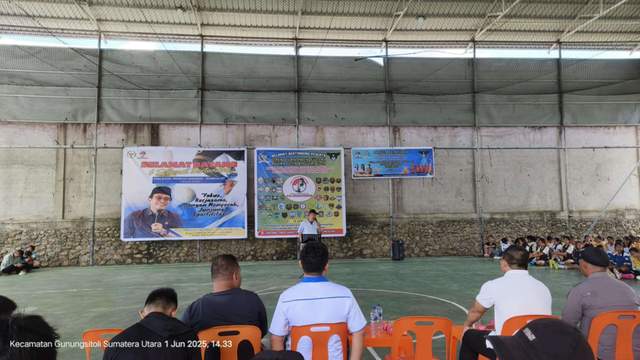 Ketua DPRD Gunungsitoli Buka Open Turnamen Futsal U-19  