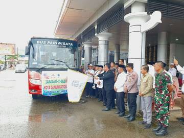 Wali Kota Lepas Keberangkatan 16 CJH Gunungsitoli   
