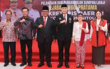 Bupati Eliyunus Hadiri Pelantikan Sekda Kota Gunungsitoli