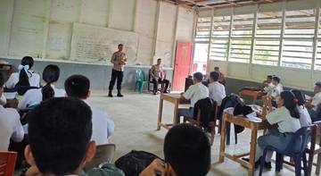 Polsek Lotu Gelar Penyuluhan di SMKN 1 Lotu