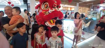 Rayakan Tahun Baru Imlek 2025 di HI Avenue dengan Pertunjukan Barongsai