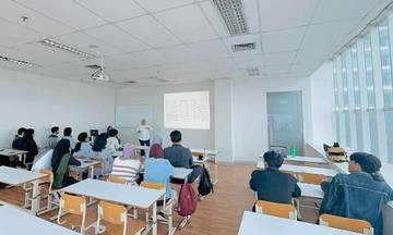 Mahasiswa Cyber University Siap Sambut Mahasiswa UTP Malaysia 