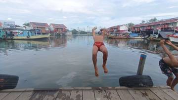 Warga Muara Angke Nyaman Tinggal di Rumah Apung