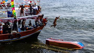 Ritual 'Nadran Larung Sesaji' di Pesisir Utara Jakarta