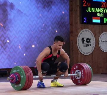 Rizki Juniansyah Kembali Raih Emas di IWF 2025