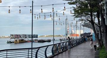 Sensai Rekreasi Tepi Laut di Baywalk Pluit