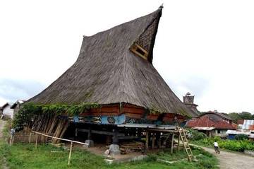 Belajar Hidup Berkelanjutan dari Arsitektur Karo
