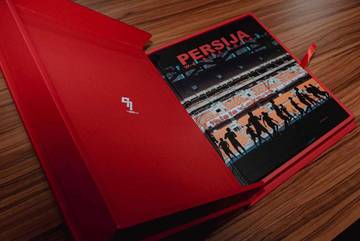 Persija Merawat Ingatan Lewat Buku Foto Baru