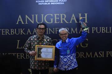 Kemnaker Raih Anugerah Keterbukaan Informasi Publik 2025