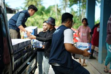 ICONNET Salurkan Bantuan untuk Korban Banjir Bandang Sumatera
