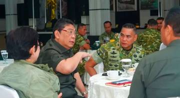 Divif 1 Kostrad Terima Kuker Komisi I DPR
